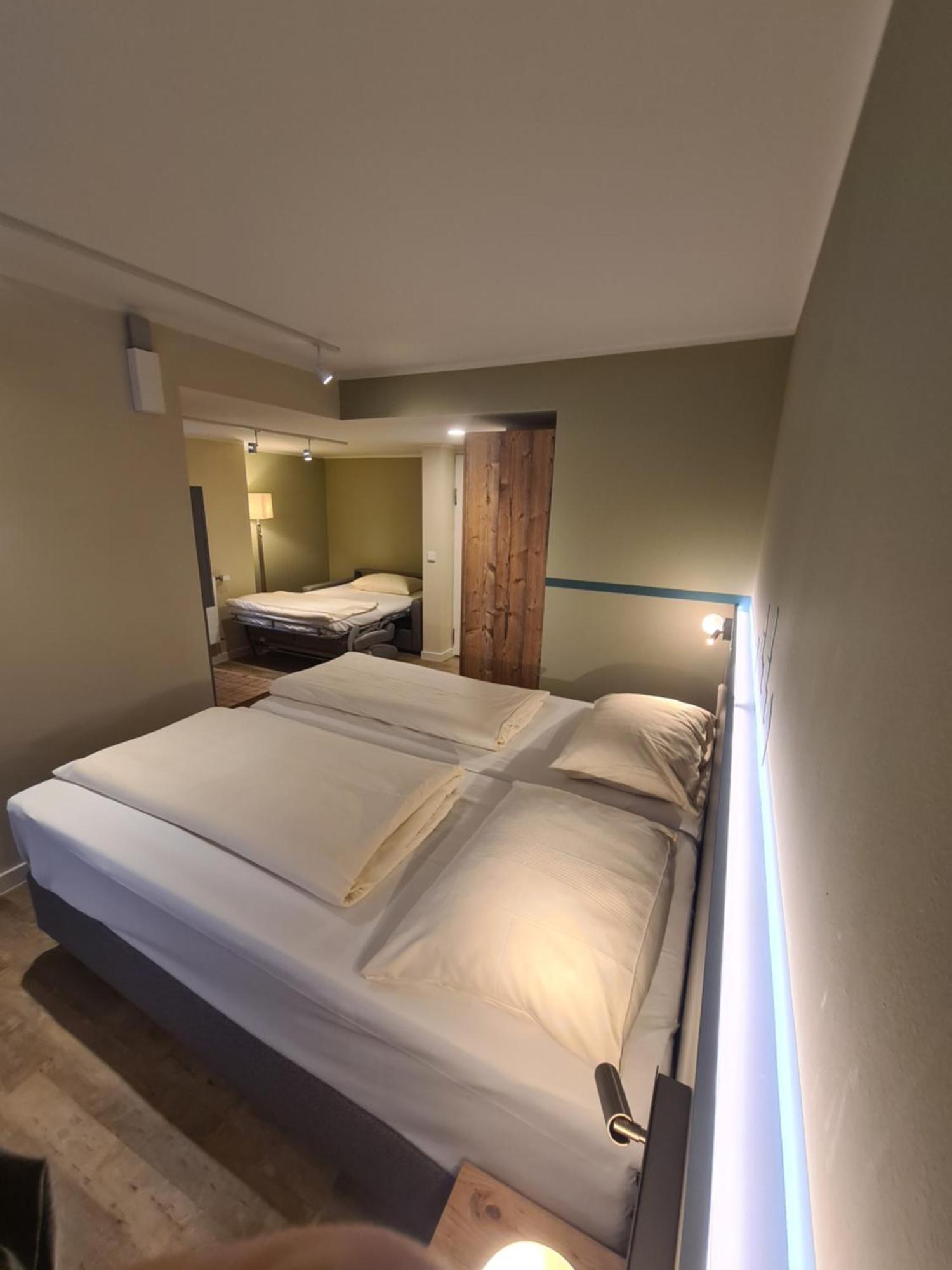 Stadthotel Engel Ettlingen Eksteriør bilde