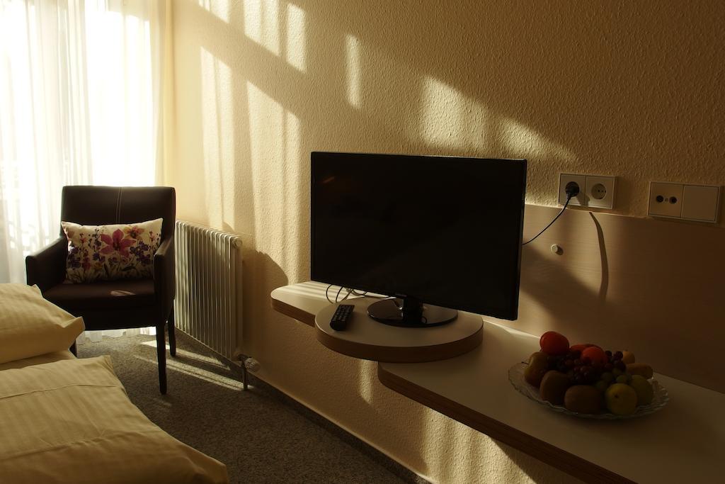 Stadthotel Engel Ettlingen Rom bilde