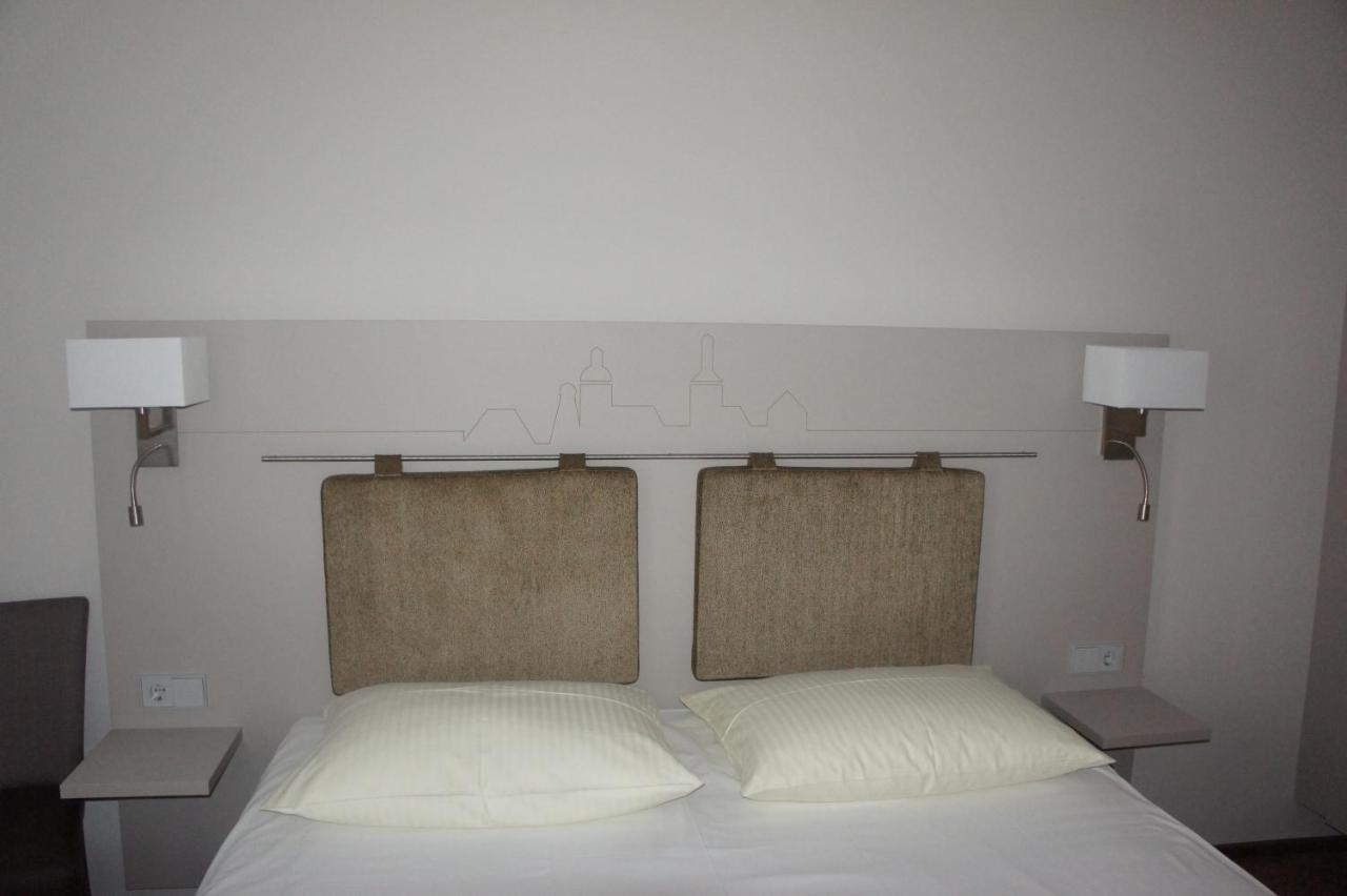 Stadthotel Engel Ettlingen Eksteriør bilde