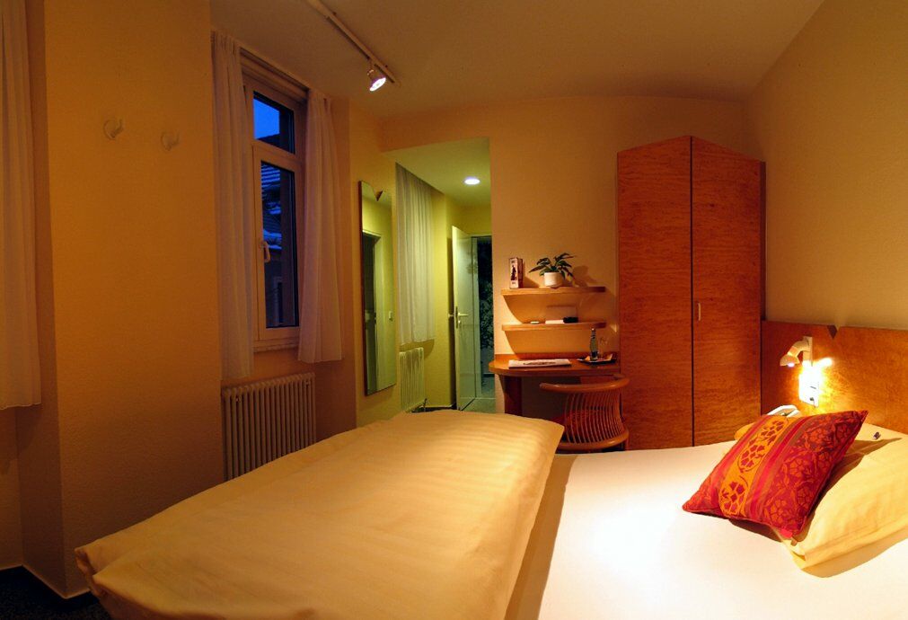 Stadthotel Engel Ettlingen Eksteriør bilde